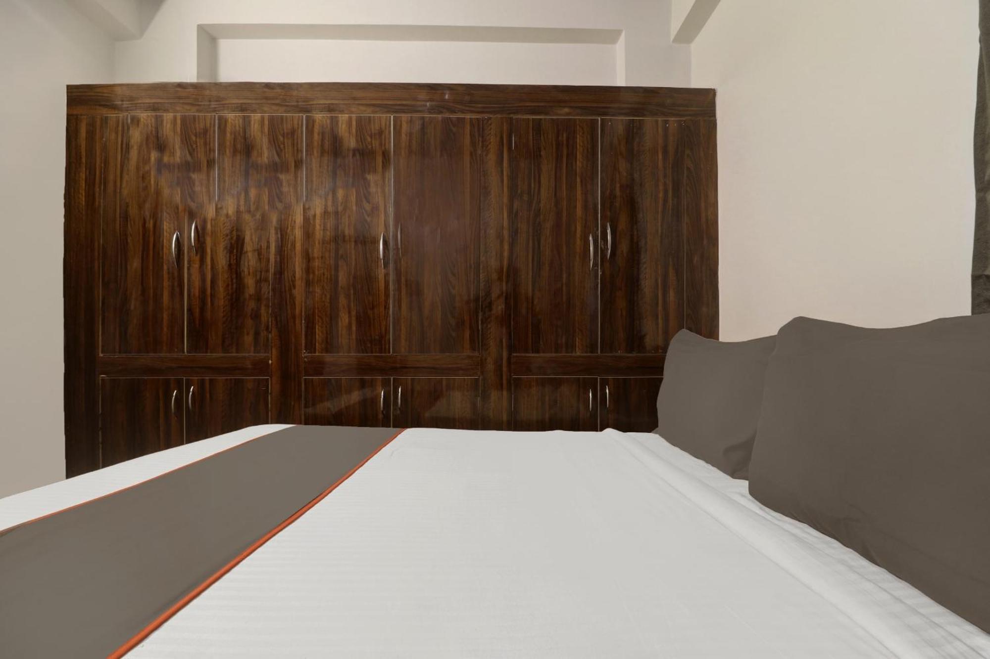 Отель Super Townhouse Rcc Blizz Kondapur  Экстерьер фото