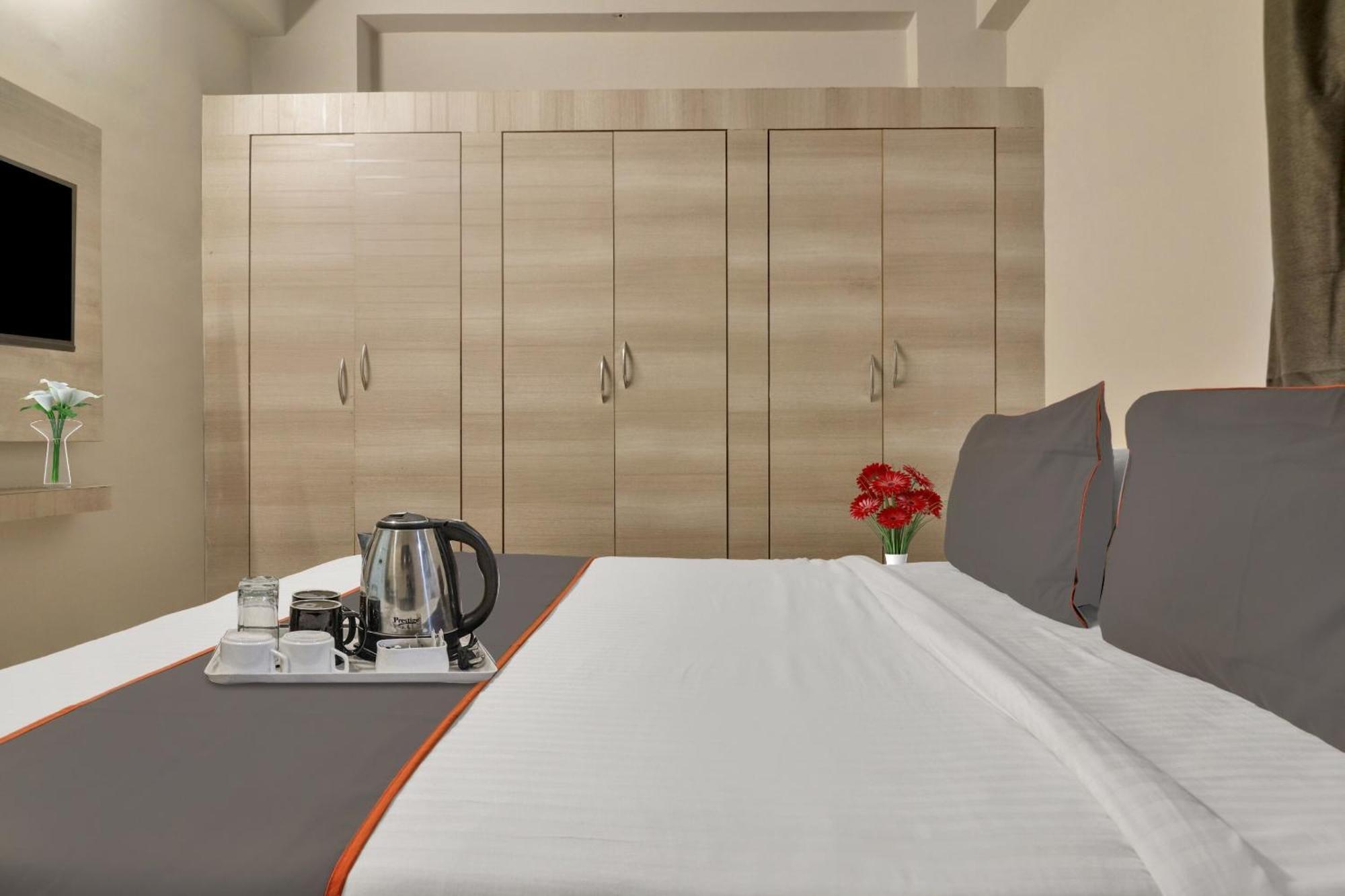 Отель Super Townhouse Rcc Blizz Kondapur  Экстерьер фото
