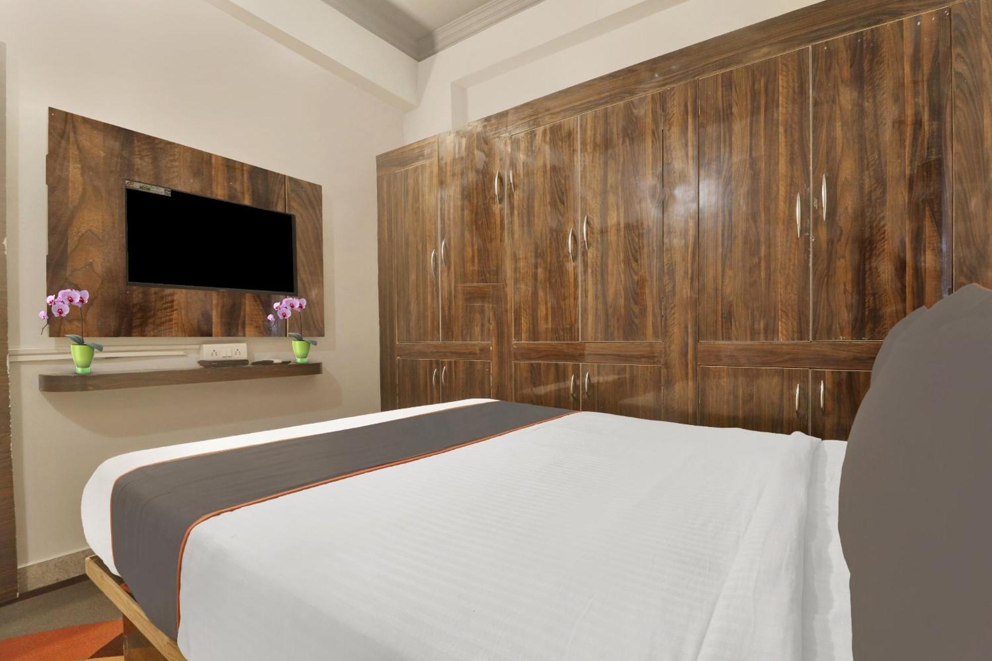 Отель Super Townhouse Rcc Blizz Kondapur  Экстерьер фото